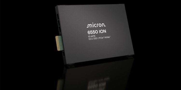 Micron, PCIe 5.0 x4 arabirimine sahip endüstrinin ilk 60TB SSD’sini tanıttı.