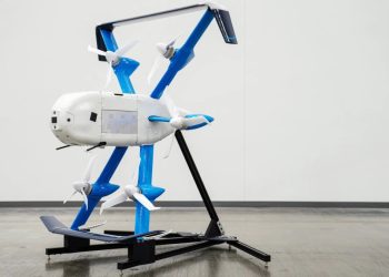 Amazon, Phoenix’te Seçili Ürünleri Drone ile Teslimata Başladı