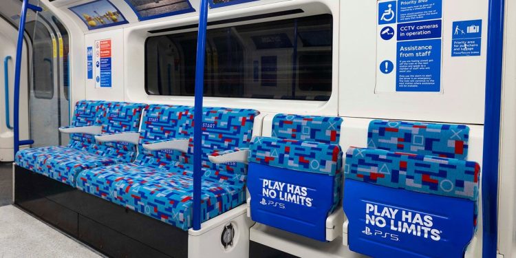 PlayStation’ın 30. Yıldönümü İçin Tasarlanan Londra Metro Vagonu Görselleri