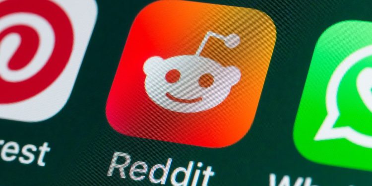 Reddit yine kapandı mı?