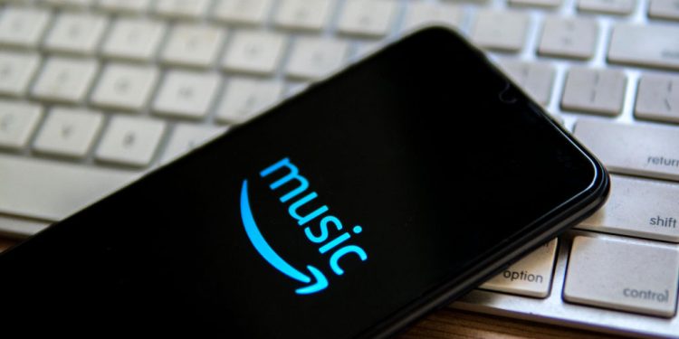 Amazon’un yeni müzik planı, ayda bir sesli kitap içerecek.