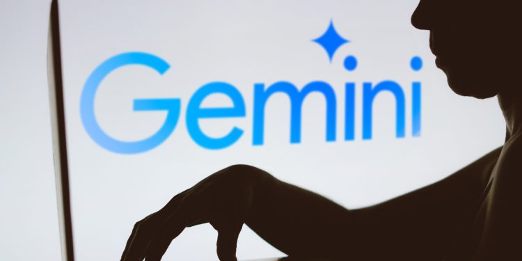Google, Gemini uygulamasını iOS için dünya çapında piyasaya sürdü.