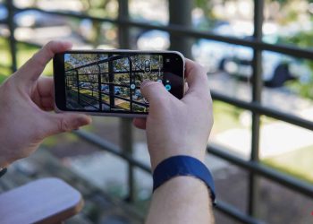 Google, Android’deki üçüncü taraf kamera uygulamalarına RAW desteği getiriyor.