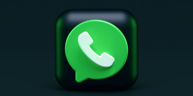 WhatsApp, sesli mesajları yazılı hale getirme özelliğini sunmaya başladı.