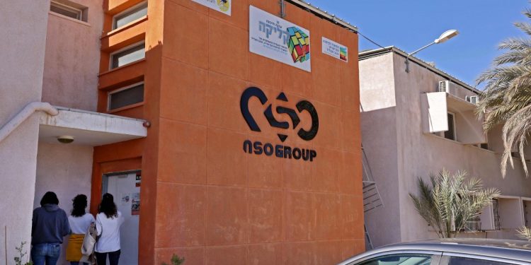 NSO Group, Pegasus casus yazılımını kötüye kullanan 10 müşterisini kestiğini kabul etti.