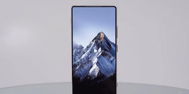 Nubia Z70 Ultra, 21 Kasım’da ekran altı kameraya sahip olarak geliyor.