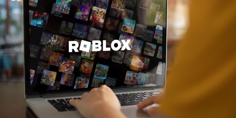 Roblox, 13 yaş altı çocuklar için sosyal alanlarda güvenlik önlemleri ekledi.