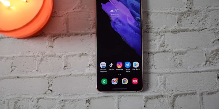 “Samsung Galaxy S21’in Kasım 2024 Güncellemesi ABD’ye Ulaştı”