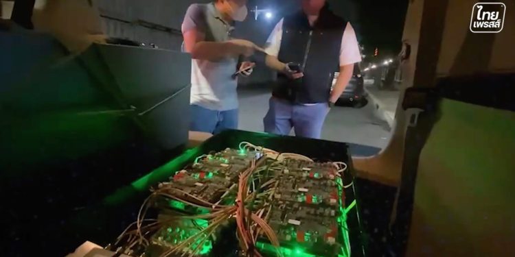 Bangkok’ta binlerce oltalama mesajı gönderen ‘SMS blaster’ çetesi yakalandı