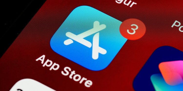 “App Store Yaş Derecelendirme Süreci Yeterli Değil, Çocuk Güvenliği Organizasyonları Uyarıyor”