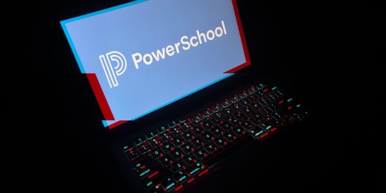 Mühendisinin Hacklenen Bilgisayarından PowerSchool Şifreleri Çalındı