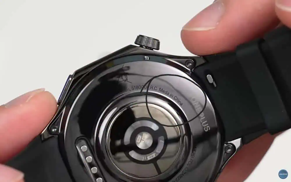 OnePlus Watch 3 typo backplate meda in china