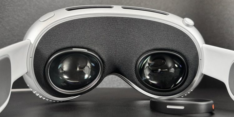 “Apple Vision Pro Misafir Modu İlk Versiyonuna Göre Büyük Gelişmeler Gösterdi”