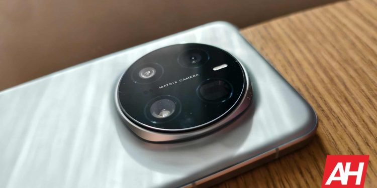 HONOR Magic7 Mini Geliyor; Ekran Boyutu Ortaya Çıktı
