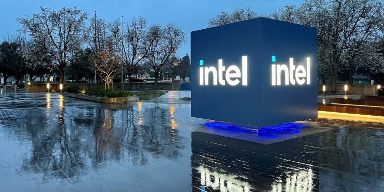 “Intel, Altera FPGA İşletmesinin %51’ini Silver Lake’e 4.46 Milyar Dolara Satıyor”