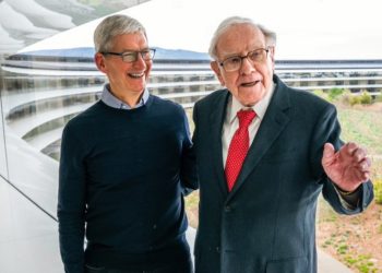 “Warren Buffett Sadece Para Değil, Apple ile Arkadaşlıkta Yaptı”