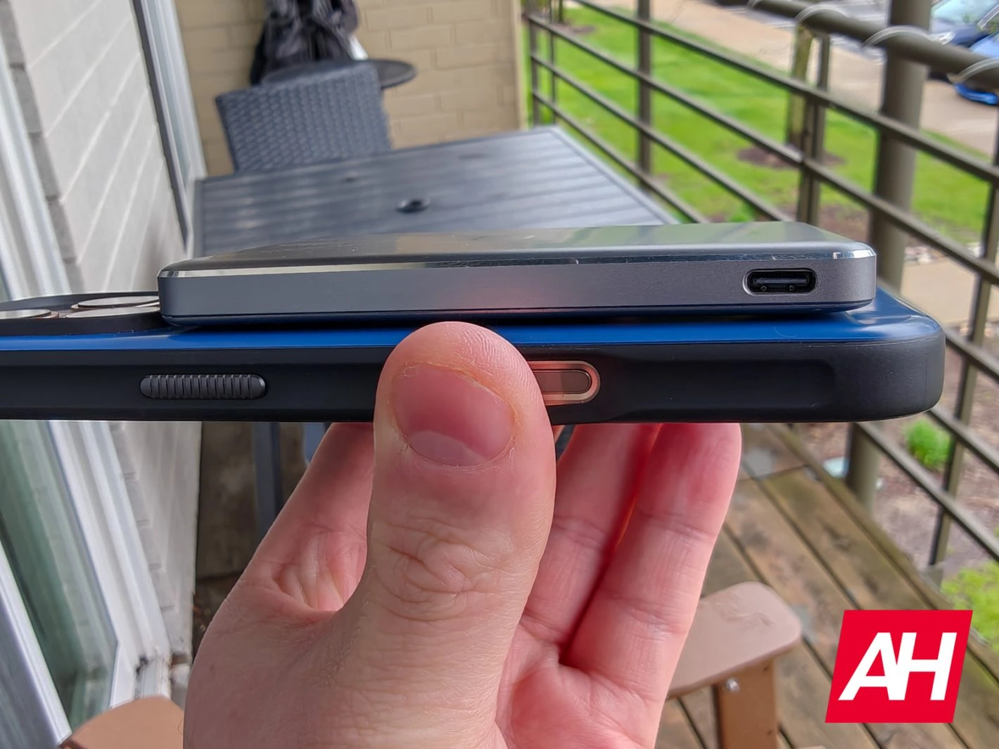 oneplus-slim-magnetic-power-bank-iphone-ah-2-1420x1065-1 oplus 3145728
