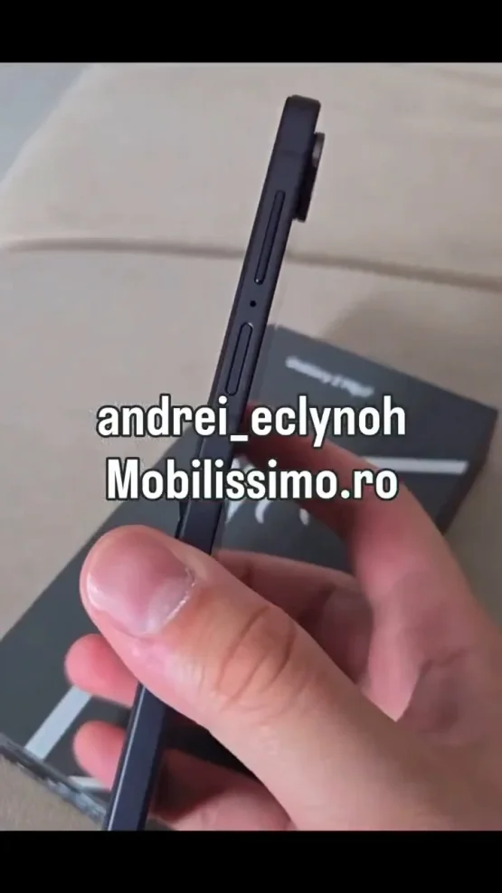 galaxy-z-flip-7-hands-on-video-screenshots-4-555x987-1 Galaxy Z Flip 7 hands on video screenshots 4