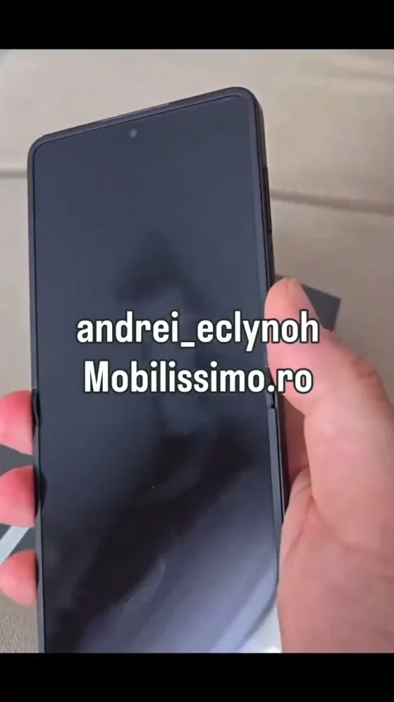 galaxy-z-flip-7-hands-on-video-screenshots-6-555x987-1 Galaxy Z Flip 7 hands on video screenshots 6