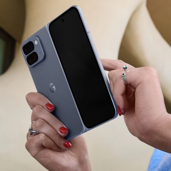 google-pixel-10-pro-fold-moonstone-renders-leak-3-555x555-1 Google Pixel 10 Pro Fold Moonstone renders leak 3