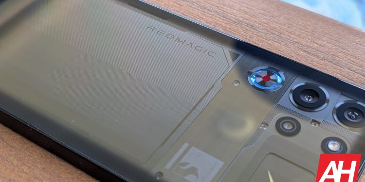 “REDMAGIC 11 Pro, Amiral Gemisi Qualcomm Çipseti Kullanmıyor Olabilir”