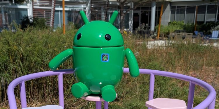 Google, Material 3 İfade Temasından İlham Alan Eğlenceli Android 16 Heykelini Tanıttı