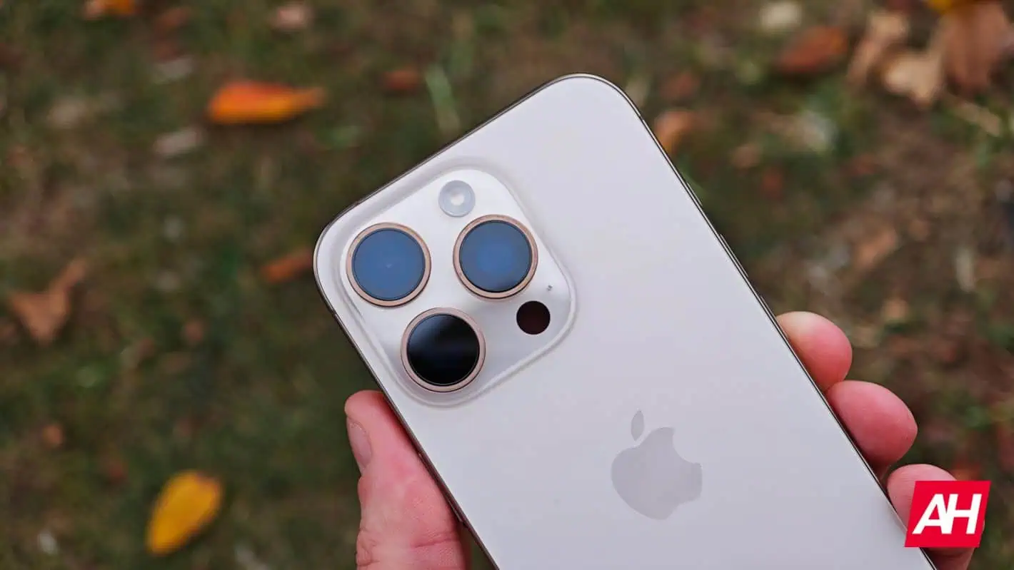 Apple iPhone 16 Pro AM AH 05