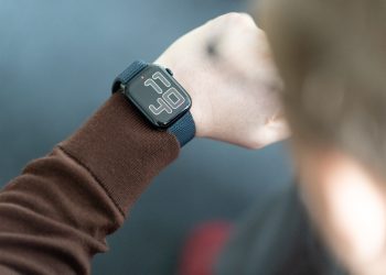 Alman mahkemesinden karar: Apple, Watch’u karbon nötr olarak adlandıramaz.