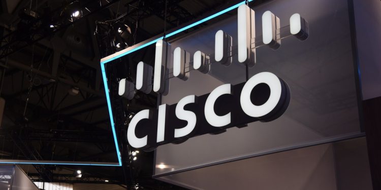 Hacker, Cisco müşterilerinin kişisel bilgilerini sesli oltalama ile çaldı.
