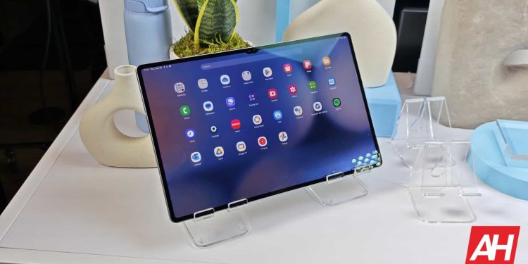 “Galaxy Tab S11 Tasarımları Burada… Ve Tam Olarak Beklediğiniz Gibi”