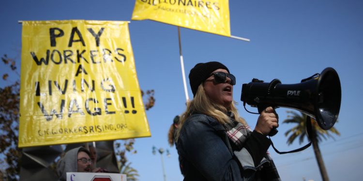 Kaliforniya’daki Uber ve Lyft sürücüleri sendikalaşma yolunu kazandı