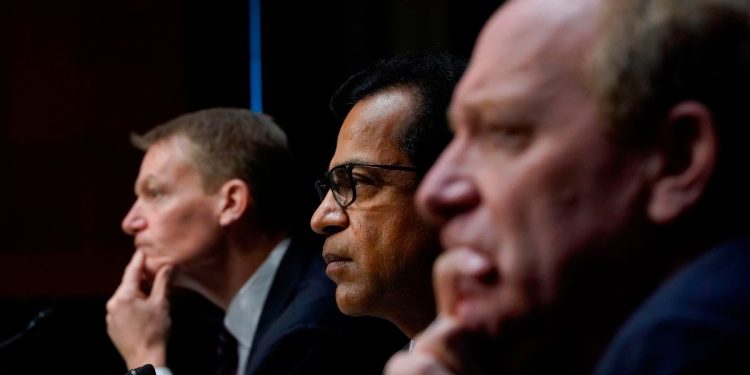 Microsoft Genel Merkezi, aktivistlerin Brad Smith’in ofisini ele geçirmesiyle kilitlendi.