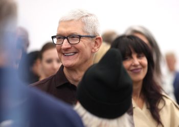 Apple, ABD üretimine 100 milyar dolarlık ek taahhüt açıklayacak.