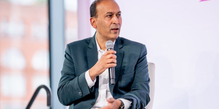 Poshmark’ın CEO’su ve kurucusu görevinden ayrılacak