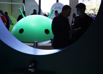 Google, Play Store dışındaki Android uygulamaları için geliştirici doğrulaması isteyecek.