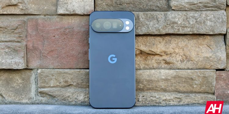 “Akıllı Telefonlar, Daha Az Kamera Tercih Ediyor”