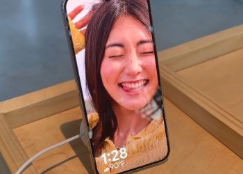 Google, PixelSnap ile kendi ‘MagSafe’ sistemini tanıttı.