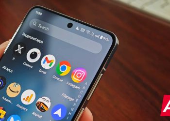 OnePlus 15, 120Hz Ekranı Bırakıp 165Hz Ekrana Geçecek; Ay Taşı Siyah Renk Seçeneği Bekleniyor