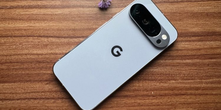 Pixel 10 Pro İncelemesi: Tanıdık Donanım, Google’ın Yapay Zekasıyla Dolu