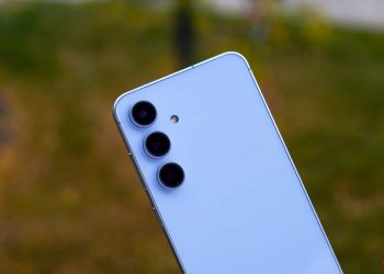 “Stealthy Black’ten Sky Blue’a: Galaxy S25 FE Renkleri Açıklandı”