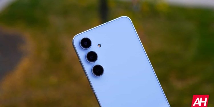 “Stealthy Black’ten Sky Blue’a: Galaxy S25 FE Renkleri Açıklandı”