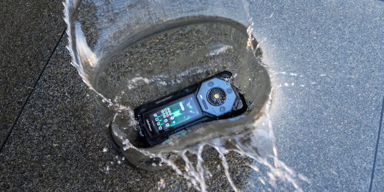 Ulefone Armor 33 Pro, Şiddetli Düşüşe Dayanarak Cam ve Diğer Testlerden Şampiyon Gibi Geçti