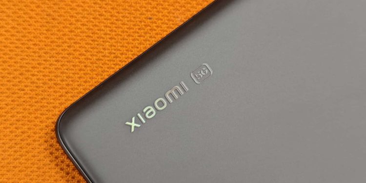 Xiaomi’nin Yeni Amiral Gemisi Arka Tarafında Büyük Bir Sürprizle Gelebilir