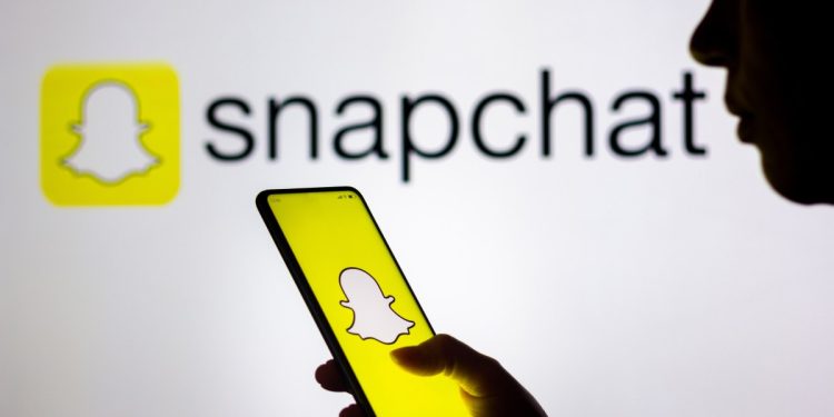 Snapchat’in Yeni Lens’i Metin Talimatlarıyla AI Görselleri Oluşturuyor