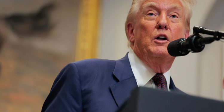 Amazon, Google ve Microsoft H-1B çalışanlarını ABD’de kalmaları için uyardı