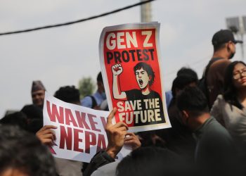 Nepal, protestoların şiddetlenmesiyle sosyal medya yasağını kaldırdı.