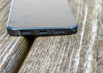 “Pixel 10 Pro XL’i Yanlış Tuttuğunuzda Neden Kötü Ses Çıkarıyor?”