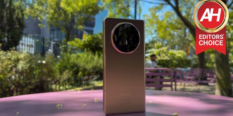 HONOR Magic V5 İncelemesi: Şimdiye Kadarki En İnce Katlanabilir Telefon ve En Büyük Pil Kapasitesiyle