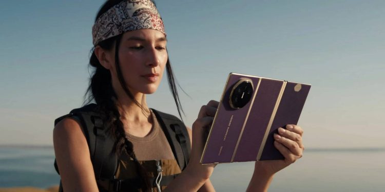 Samsung’un Bir Sonraki Büyük Yenilikleri: Üç Katlanabilir Telefon ve XR Kafalık Ertelendi