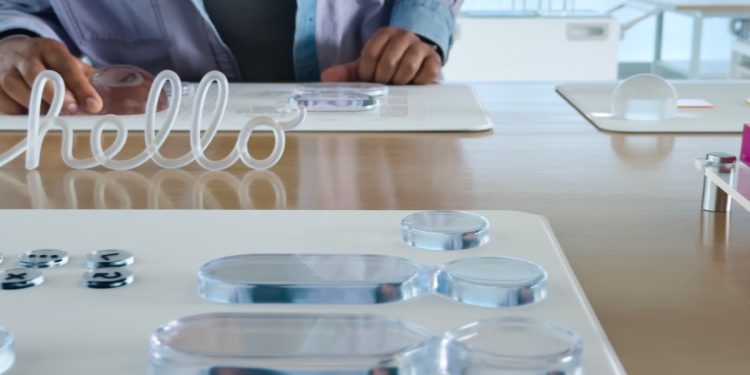 iOS 26 Liquid Glass ile iPhone Ana Ekranınızı Nasıl Özelleştirirsiniz?